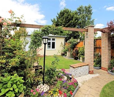 3 bedroom end of terrace house to rent - Photo 3