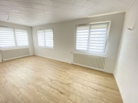 Location Appartement 4 pièces 83m² MANDEURE 25350 - Photo 4