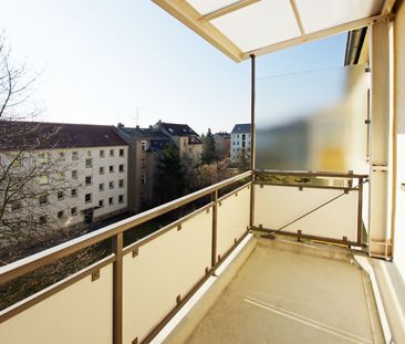 Gestalten Sie Ihr Zuhause! Helle 2-Zimmer-Wohnung mit Balkon in Plauen - Photo 3