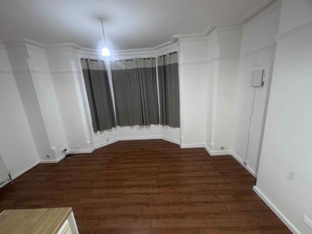 1 Bed Flat, Tavistock Court, LU1 - Photo 2