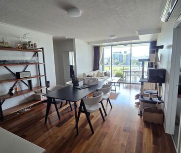 Modern Unfurnished 2-Bedroom Apartment with Resort-Style Facilities - Photo 2