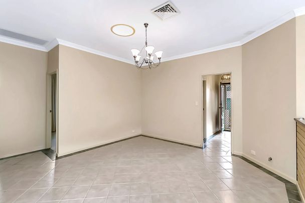 Character Home in Leafy Wembley Downs! - Photo 1