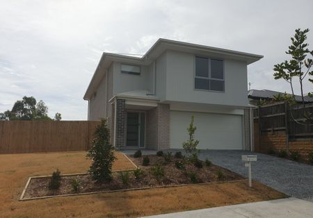 Large Family Home in Vale Estate! - Photo 5