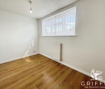 Hobart Road, Tilbury, RM18 - Photo 5