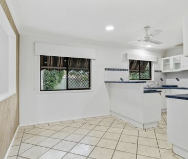 FOUR BEDROOM ONE BATHROOM HOME IN PRIME LOCATION - Photo 5