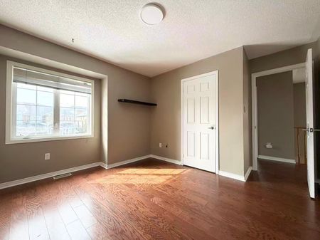 For Lease - 367 Marble Place, Newmarket, Ontario - Photo 3