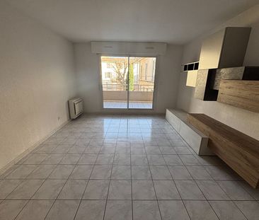 Location Appartement 2 pièces 45m² NIMES 30000 - Photo 2