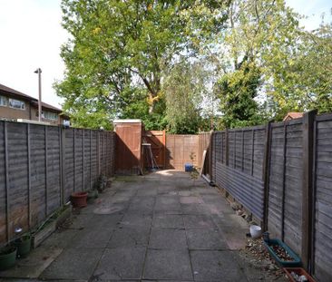 1 bedroom in a house share to rent - Photo 6