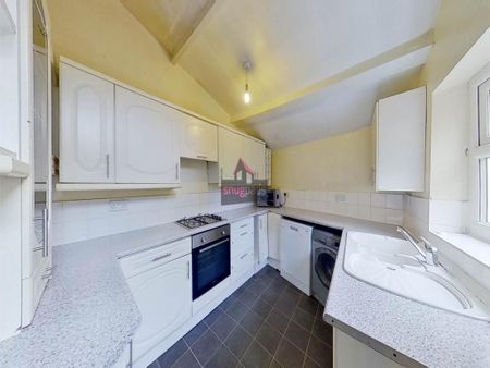 8 bedroom house to rent - Photo 2