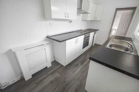 2 bedroom terraced house to rent - Photo 5