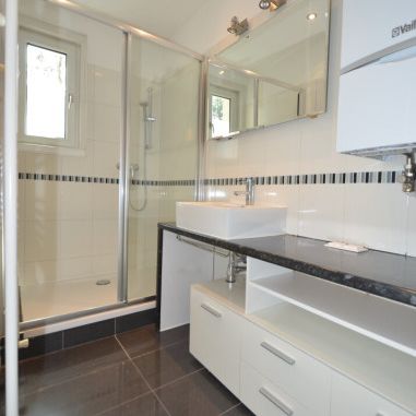 CHRISTOPH CHROMECEK IMMOBILIEN - PERCHTOLDSDORF - Ruhige 2-Zimmer mit Balkon nahe dem Zentrum! - Photo 1