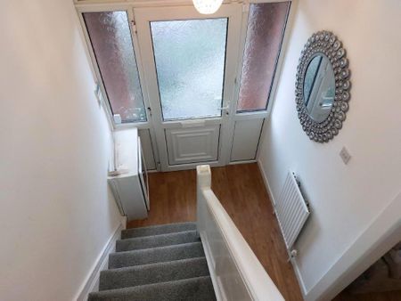 3 bedroom terraced house to rent - Photo 3