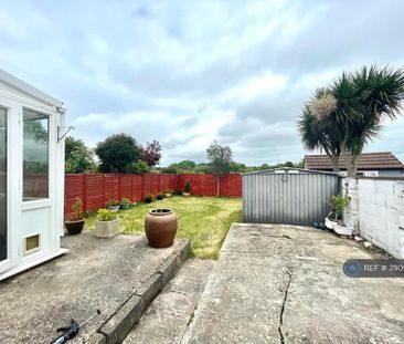 3 bedroom semi-detached house to rent - Photo 6