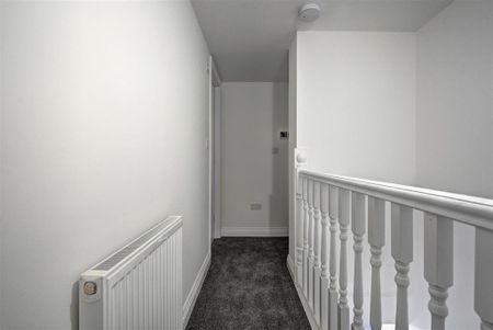 5 bedroom semi-detached house to rent - Photo 4