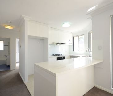 Oversized 3 Bedroom Unit!! - Photo 6