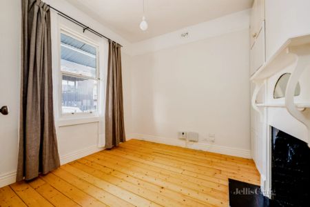 2 Bed, 1 Bath - Photo 2