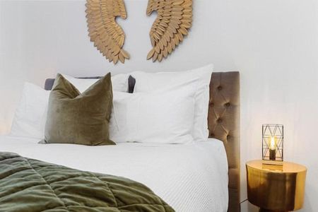 Fully Furnished luxury apartment - Photo 2