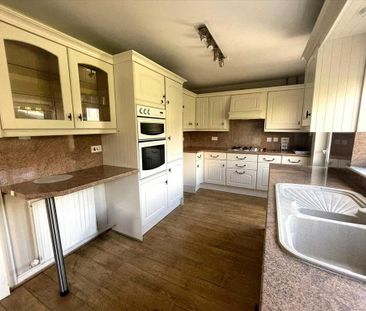 4 bedroom detached house to rent - Photo 6