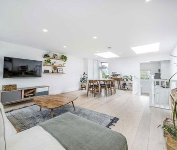 3 bedroom flat to rent - Photo 1