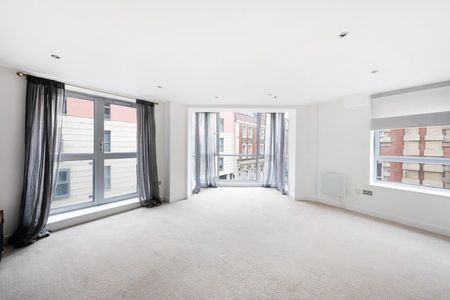 2 Bed Flat - Photo 2