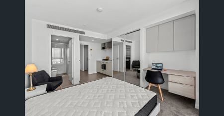 Experience luxury River living in the High lvl - Photo 4