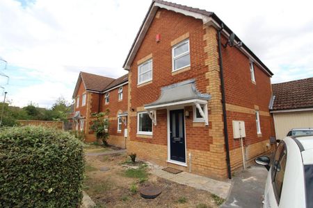 3 bedroom semi-detached house to rent - Photo 4