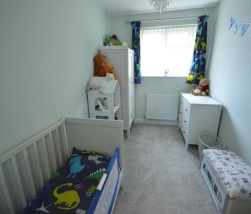 3 bedroom semi-detached house to rent - Photo 3