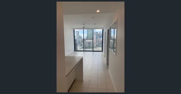 BRISBANE CASINO TOWER - Two Beds + One Bath Great Riverview Unfurnished Apartment - Photo 1