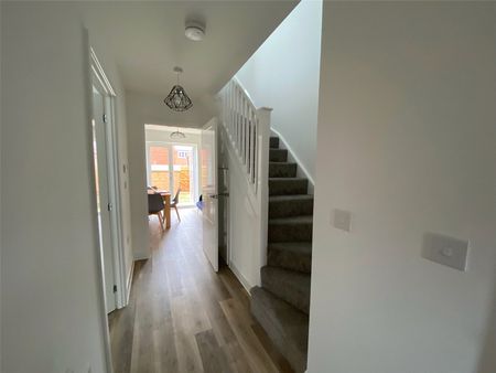 Shepherd Close, Stoke Gifford - Photo 5