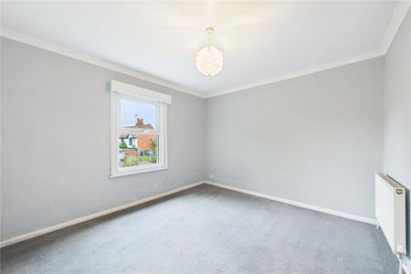 2 bedroom end of terrace house to rent - Photo 5