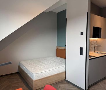 1,5-Zi-Dachgeschoss, smart & stylisch in Tempelhof, 1090 € all-in - Foto 1