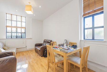 1 bedroom flat to rent - Photo 2