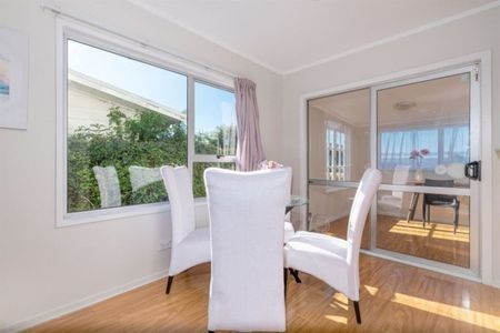 One Tree Hill Cottage - Photo 5