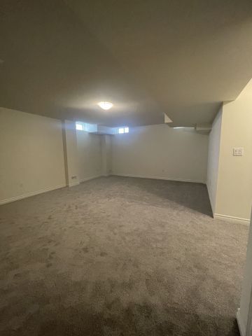 For Lease - 913 Rexton Drive, Oshawa, Ontario - Photo 5