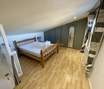 Location Duplex 1 pièces 20 m2 à Saint-Mitre-les-Remparts - Photo 3