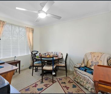 Peaceful Living in Beautiful Elanora - Photo 3