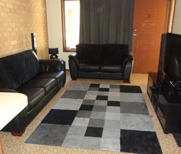 QUIET 2 BEDROOM UNIT - Photo 1