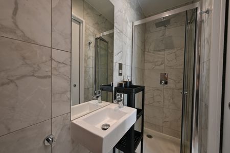 Studio Flat, Dennington Park Road, NW6 - Photo 5