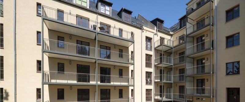 Hochwertig saniertes Objekt mit Fußbodenheizung, Parkettboden und Balkon ! - Photo 1