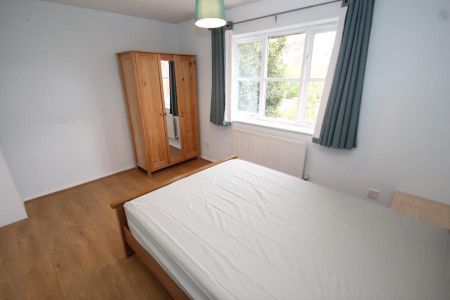 2 Bed Terraced House, Stonegate Crescent, LS7 - Photo 3