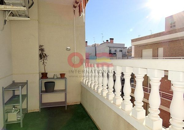 Apartment with 3 bedrooms in Torrevieja for long term rental *