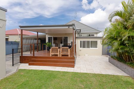 15 Shelley St, Georgetown NSW 2298 - House For Rent | Domain - Photo 5