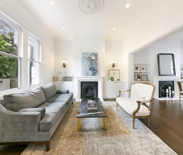 Modern masterpiece in ultra desirable location - Photo 2