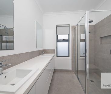 Brand New Modern Townhouse - Ready to Impress! - Photo 6