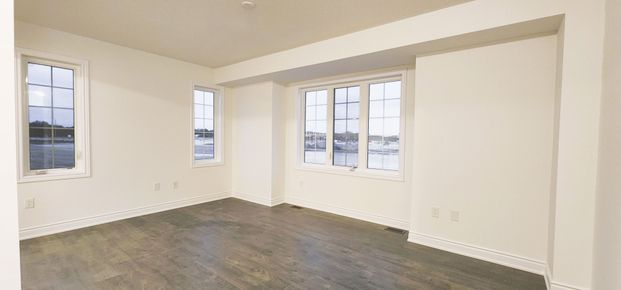 For Lease - 59 Union Boulevard, Wasaga Beach, Ontario - Photo 1