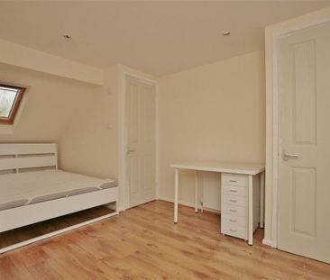4 bedroom terraced house to rent - Photo 3