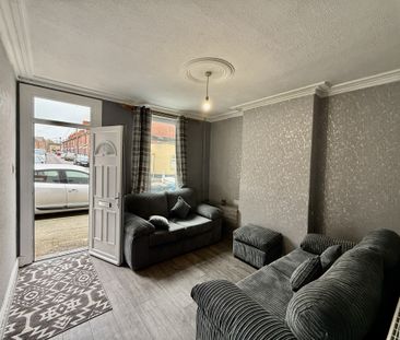 REFURBISHED TWO BEDROOMS LOCATED CLOSE TO THE CITY CENTRE LOW MAINT... - Photo 6