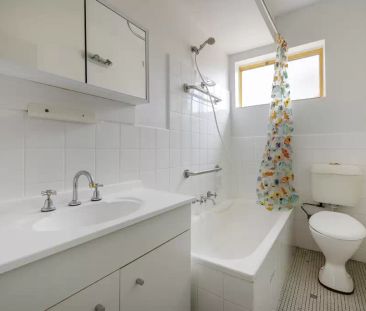 Bright and spacious studio apartment - Photo 4