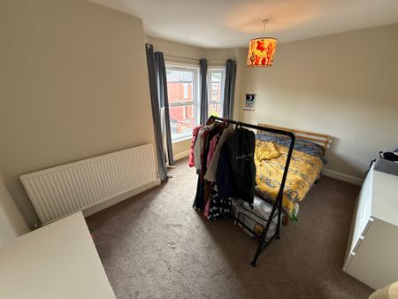 3 bedroom to let - Photo 4