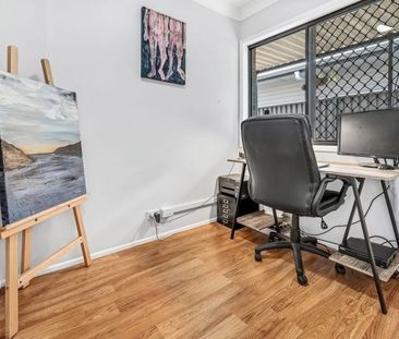 Furnished Tri-Level Home Between Chirn Park & The Broadwater - Photo 3